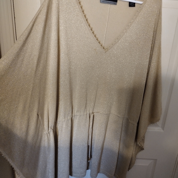 Blouse - Picture 2 of 3